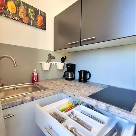 Hadersdorf Studios Near Train Station With Free Parking *