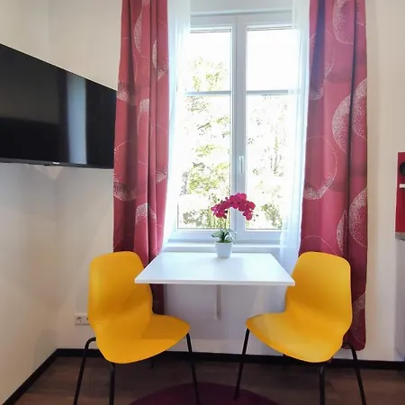 Hadersdorf Studios Near Train Station With Free Parking * Hadersdorf am Kamp