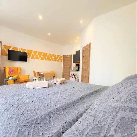 Hadersdorf Studios Near Train Station With Free Parking