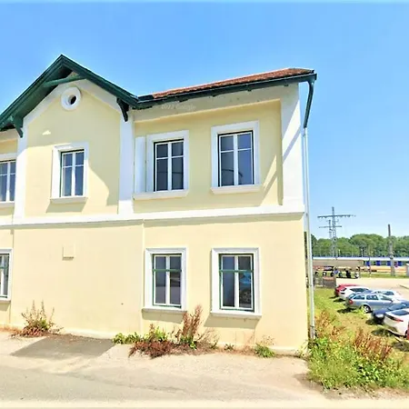 Studio Hadersdorf Near Train Station With Free Parking *