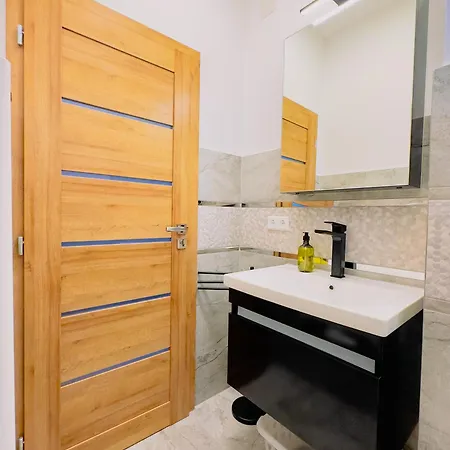 Hadersdorf Studios Near Train Station With Free Parking דירה *